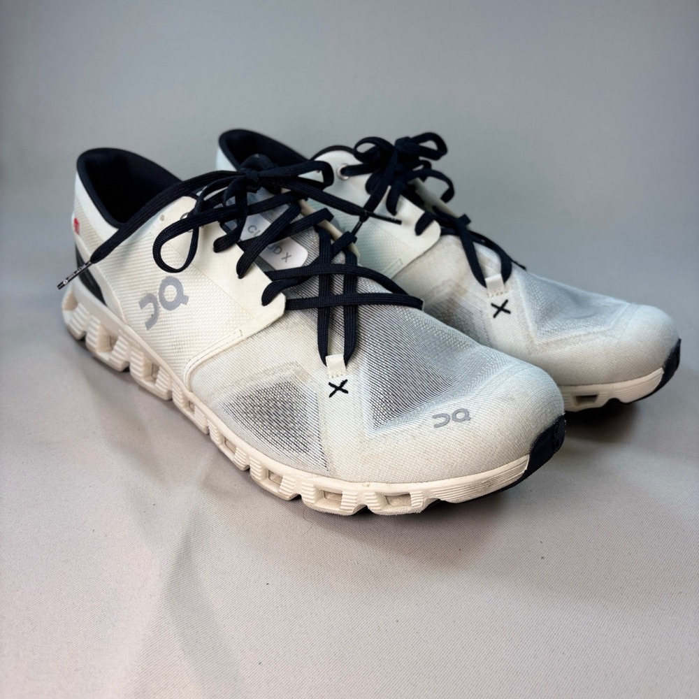 On Cloud X Running Shoes Mens 11.5 White Black Lightweight Gym Trainer 60.98706